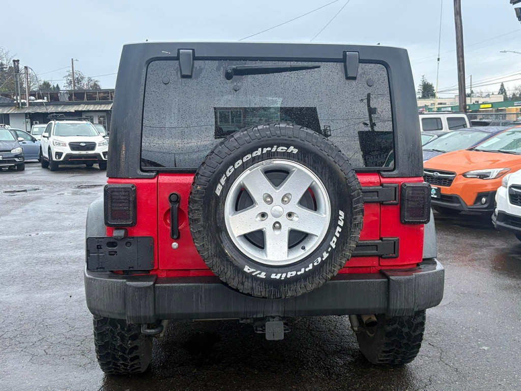2011 Jeep Wrangler Unlimited Image 3