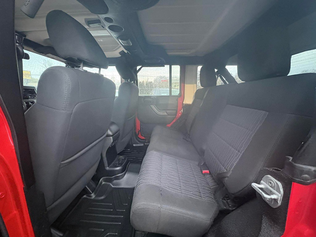 2011 Jeep Wrangler Unlimited Image 8