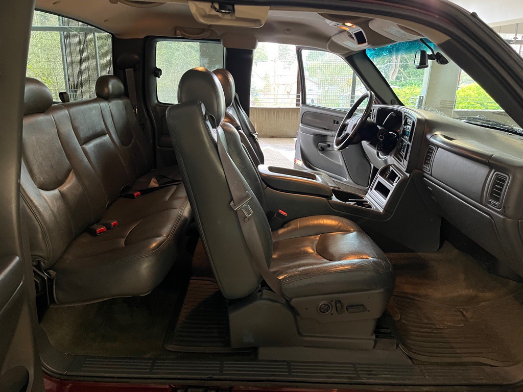 2003 Chevrolet Silverado 1500 Image 9