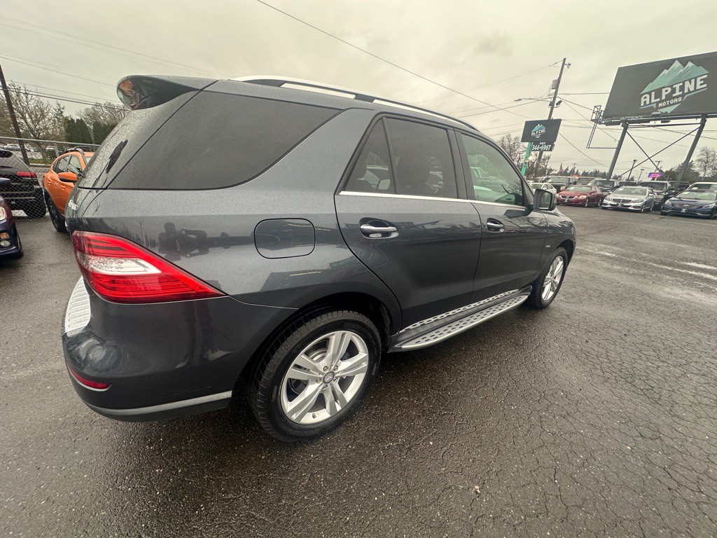 2012 Mercedes-Benz M-Class Image 2