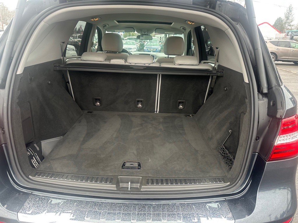 2012 Mercedes-Benz M-Class Image 9