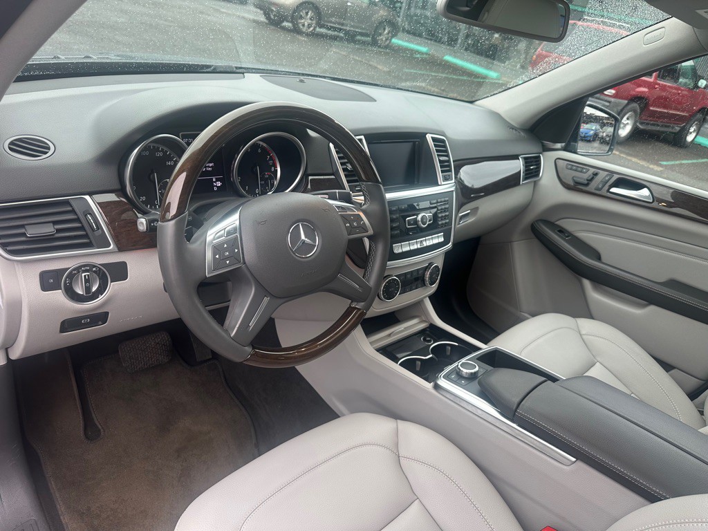 2012 Mercedes-Benz M-Class Image 12