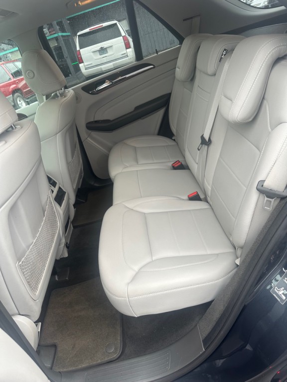 2012 Mercedes-Benz M-Class Image 13