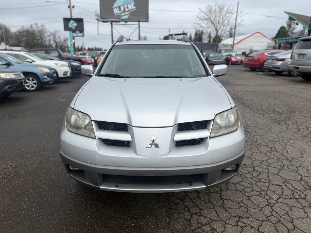 2003 Mitsubishi Outlander Image 2