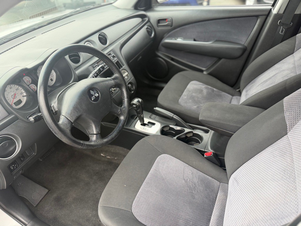 2003 Mitsubishi Outlander Image 6