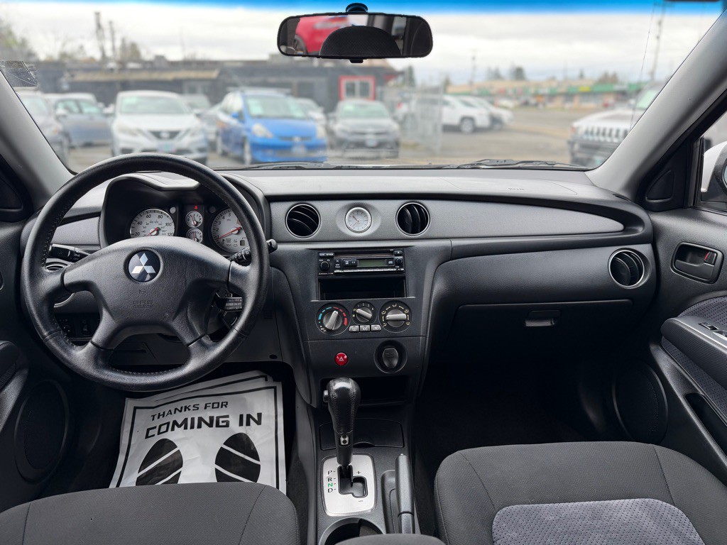 2003 Mitsubishi Outlander Image 8