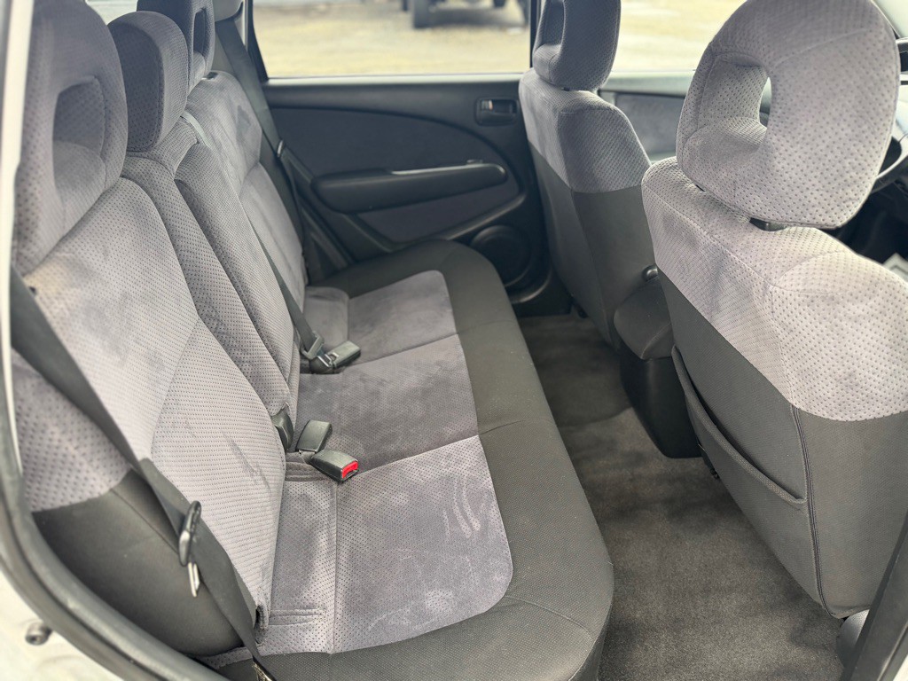 2003 Mitsubishi Outlander Image 11