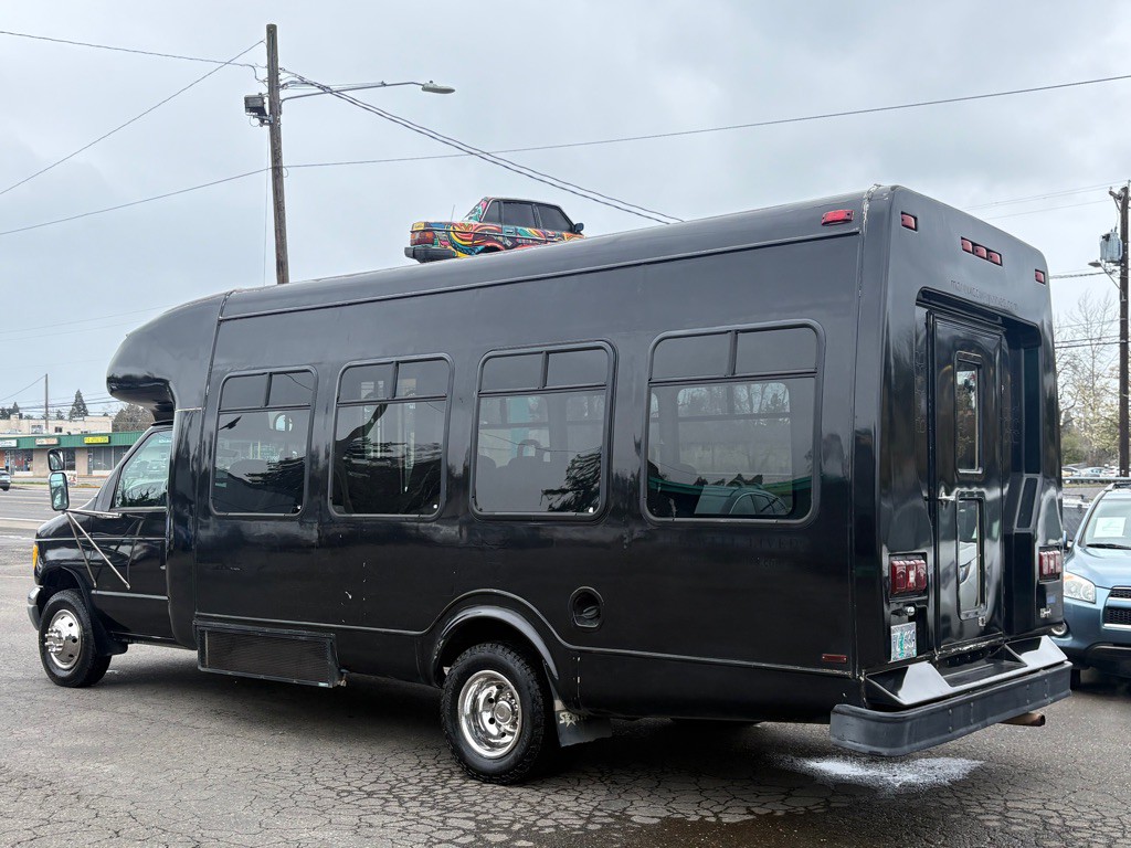 1997 Ford Econoline Image 2
