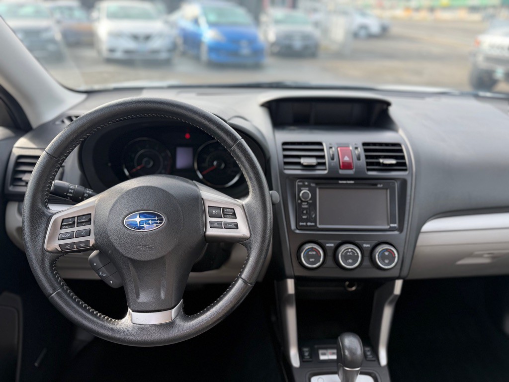 2014 Subaru Forester Image 12