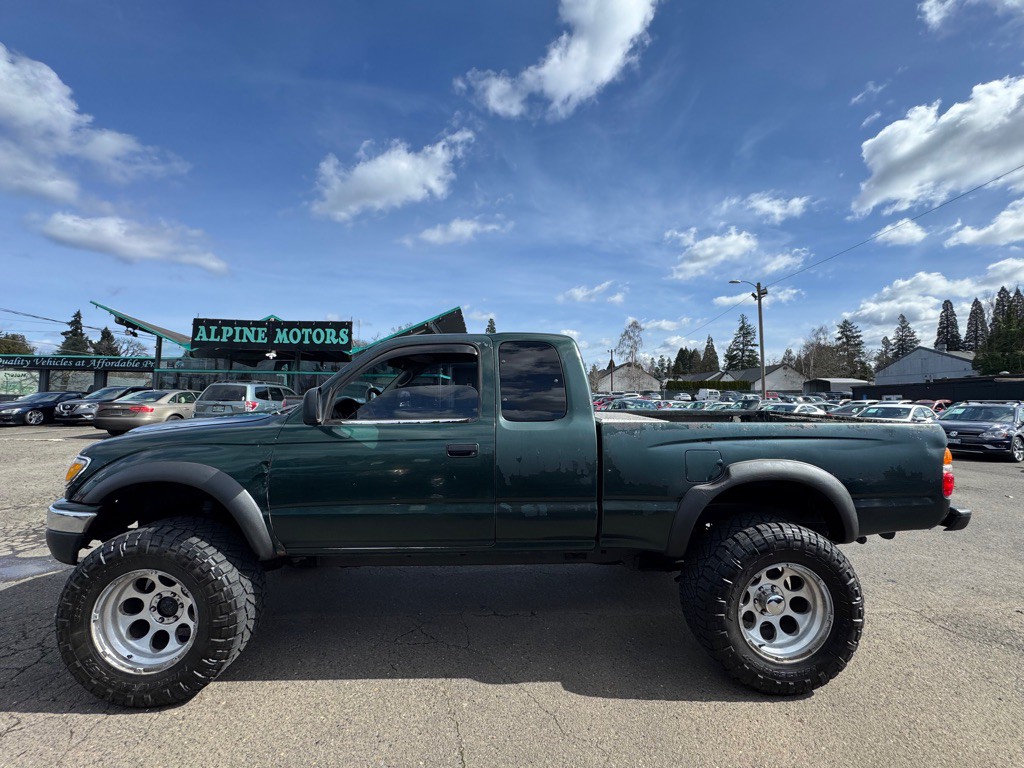 2001 Toyota Tacoma Image 2
