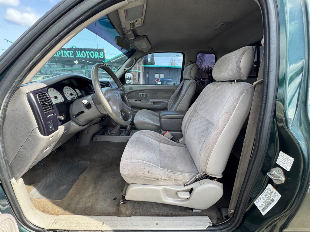 2001 Toyota Tacoma Image 9