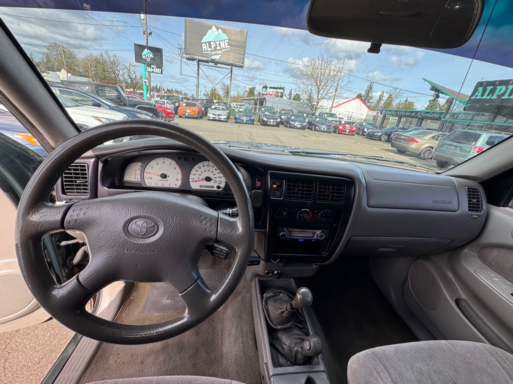 2001 Toyota Tacoma Image 10