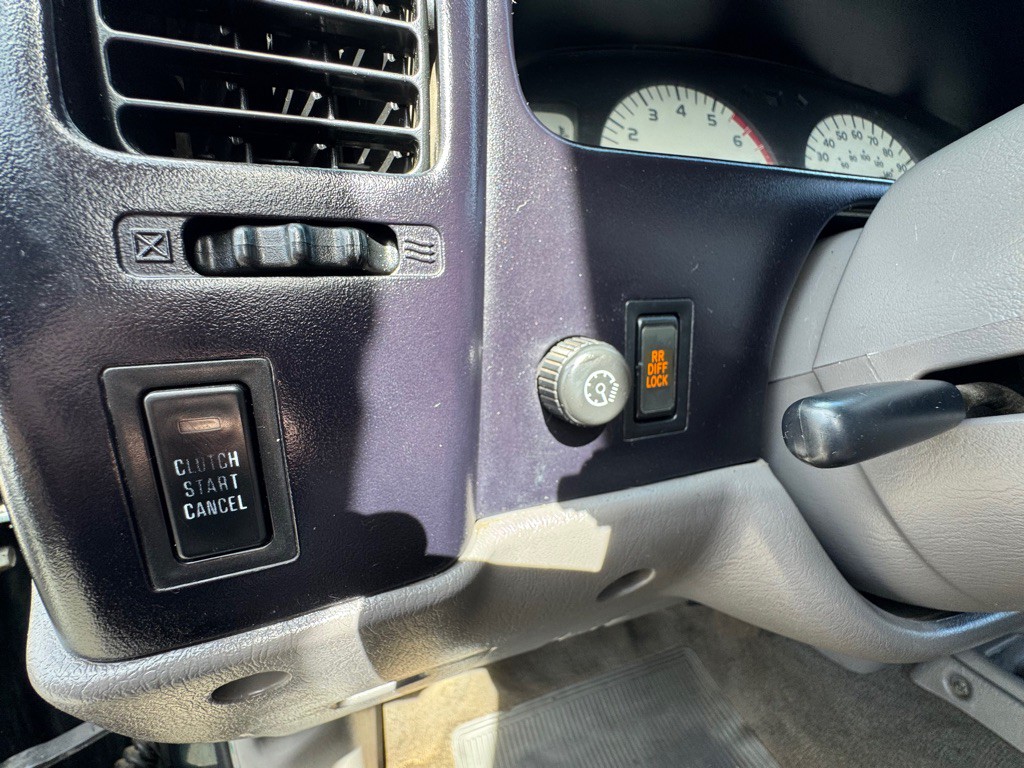 2001 Toyota Tacoma Image 13