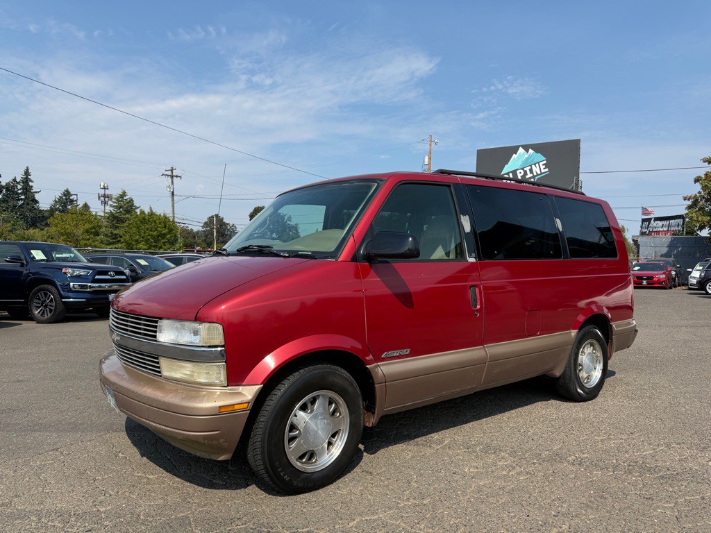 1997 Chevrolet Astro Image 1