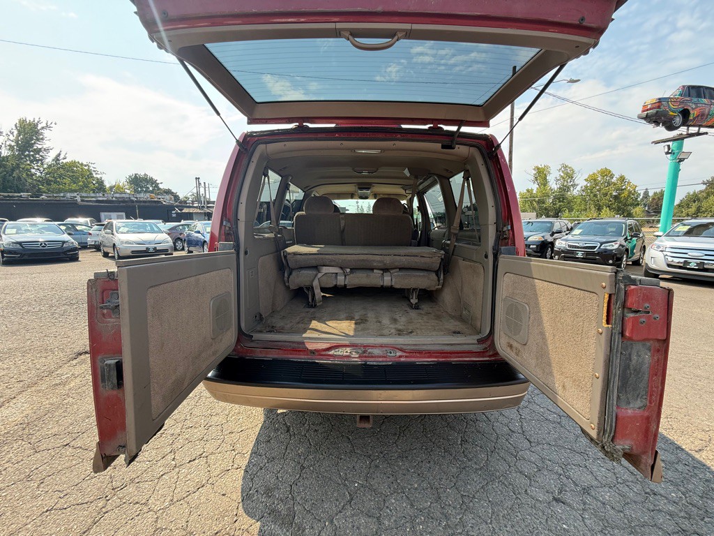 1997 Chevrolet Astro Image 12