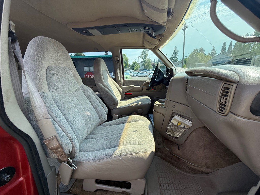 1997 Chevrolet Astro Image 14