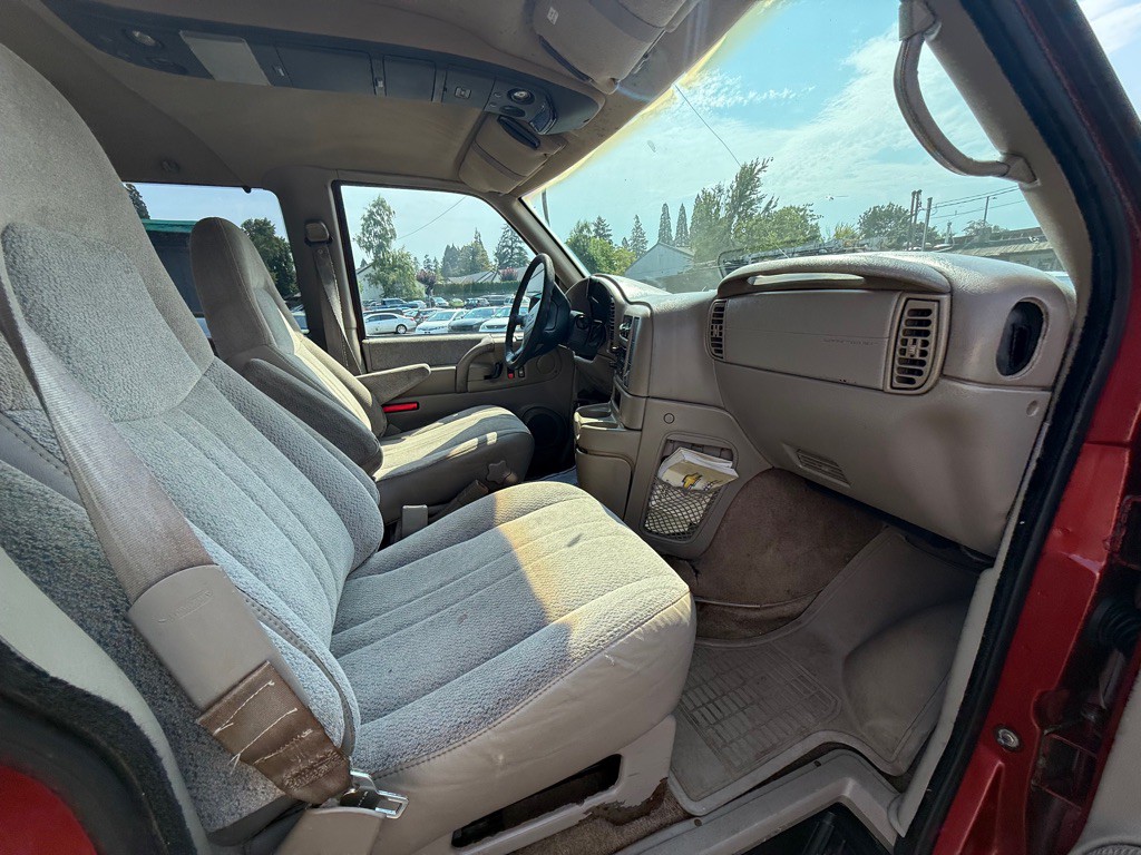 1997 Chevrolet Astro Image 15