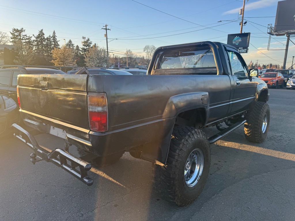 1984 Toyota Pickup Image 6