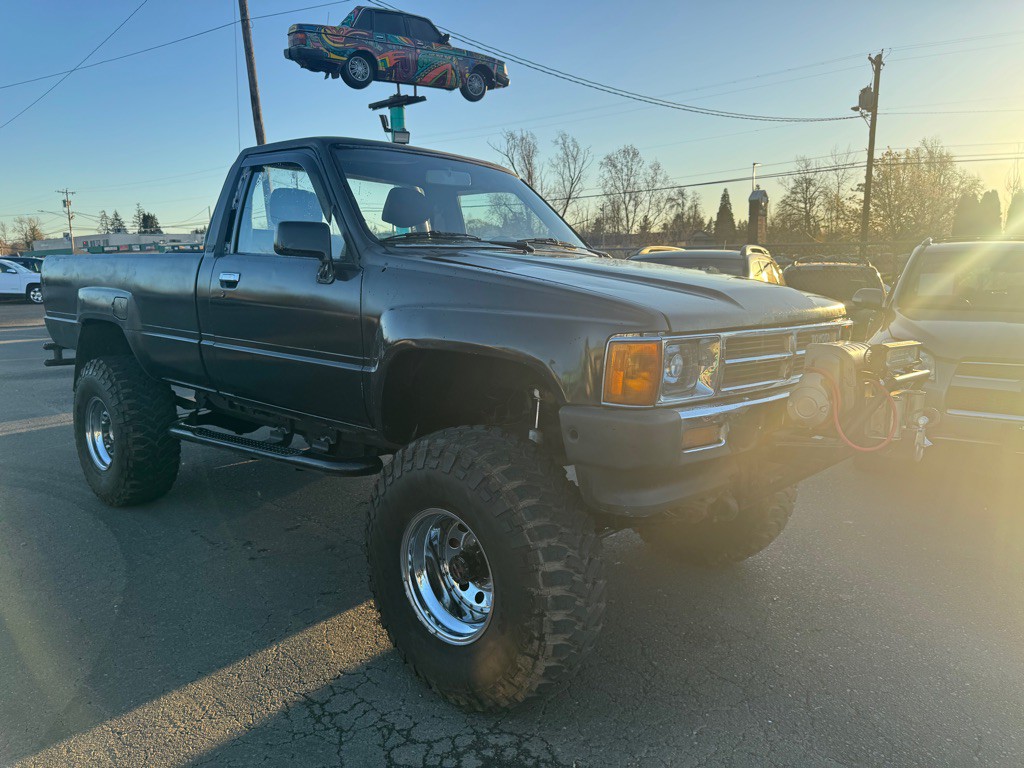 1984 Toyota Pickup Image 8