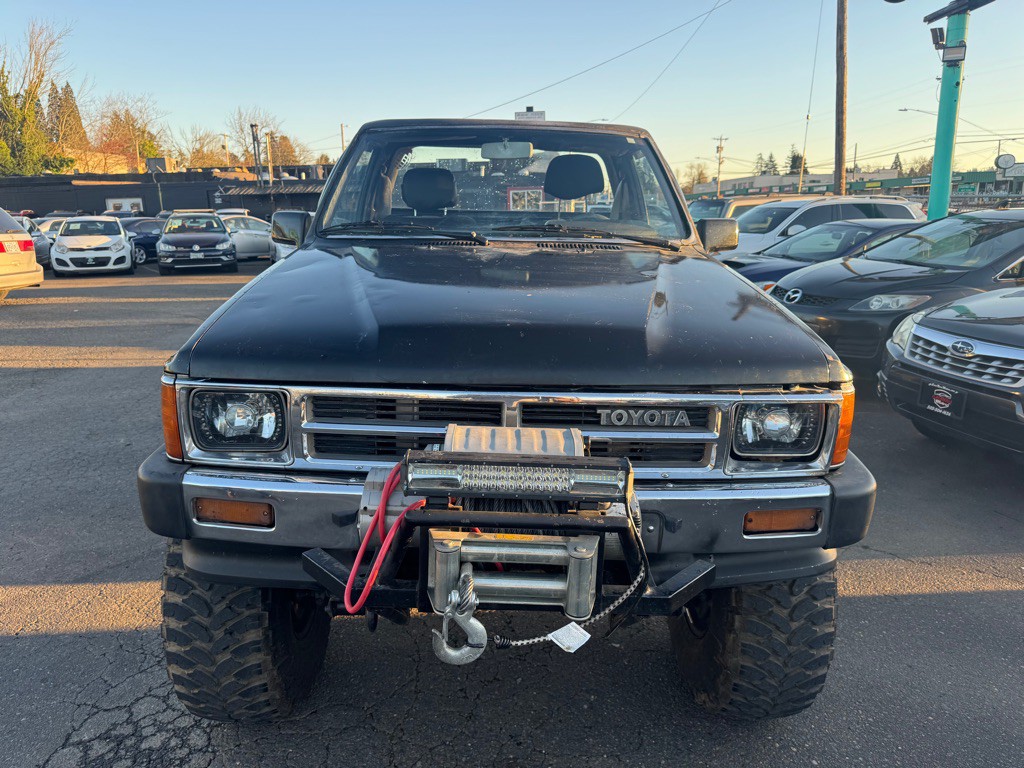 1984 Toyota Pickup Image 9