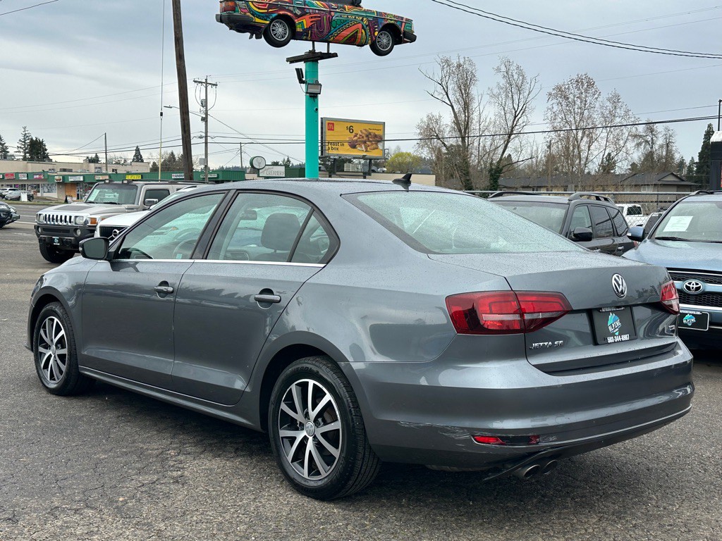 2017 Volkswagen Jetta Image 2