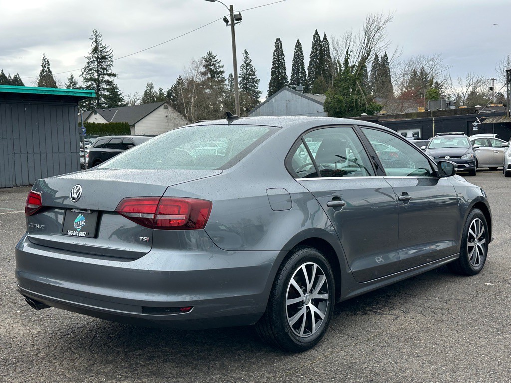 2017 Volkswagen Jetta Image 4
