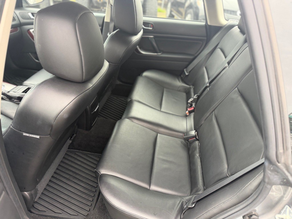 2008 Subaru Outback Image 8