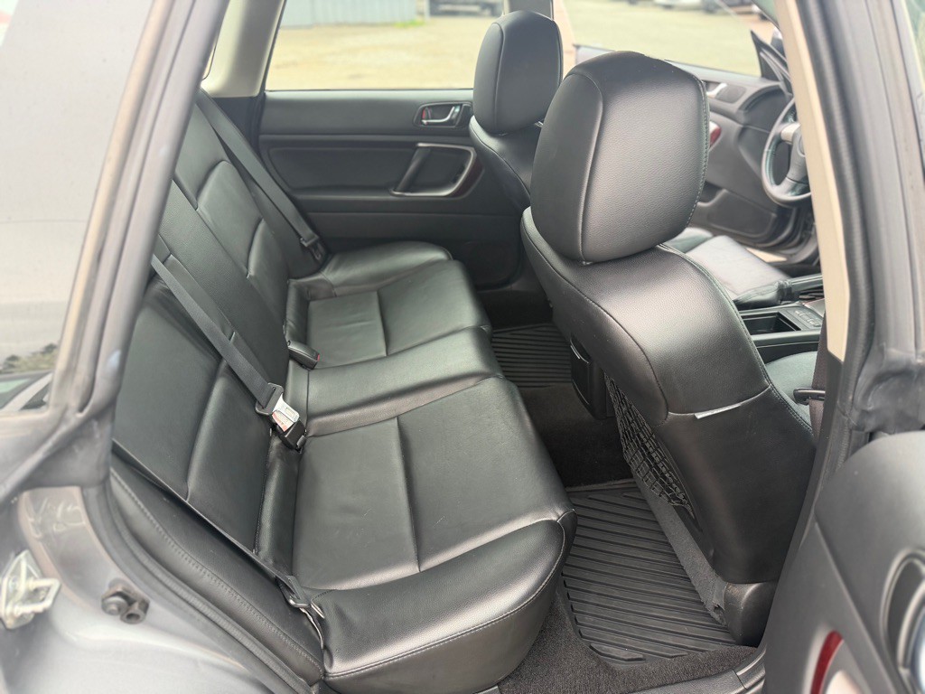 2008 Subaru Outback Image 12