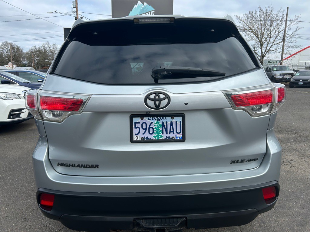 2015 Toyota Highlander Image 3