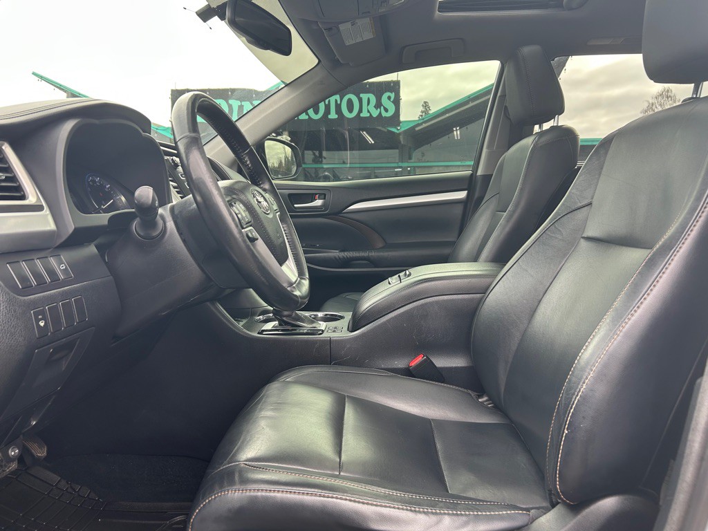 2015 Toyota Highlander Image 7