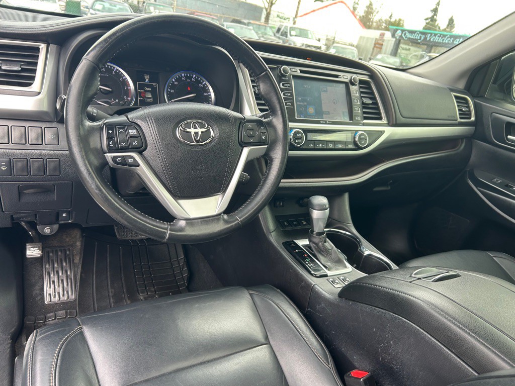 2015 Toyota Highlander Image 9