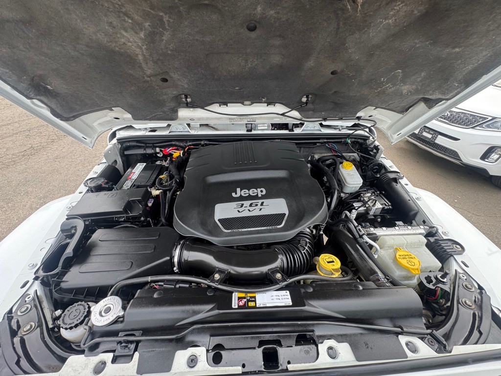 2013 Jeep Wrangler Unlimited Image 9