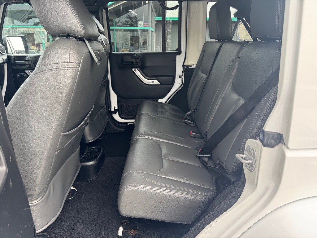 2013 Jeep Wrangler Unlimited Image 13