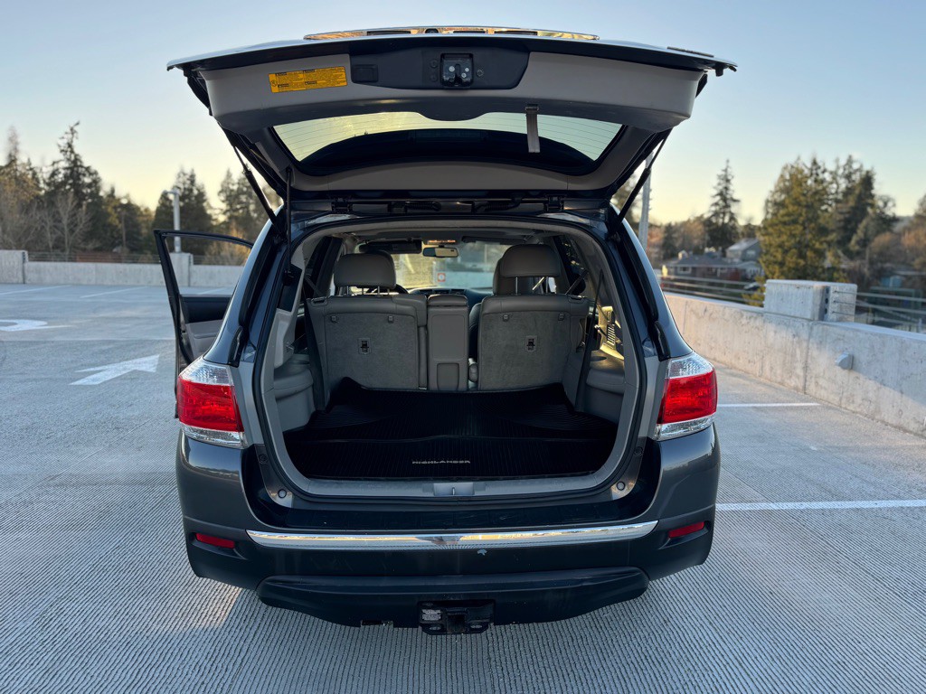 2012 Toyota Highlander Image 11