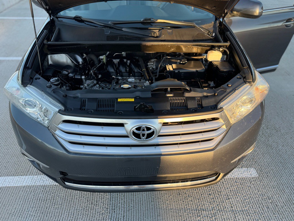 2012 Toyota Highlander Image 12