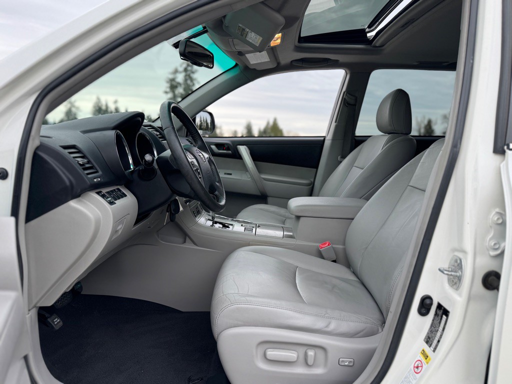 2012 Toyota Highlander Image 7
