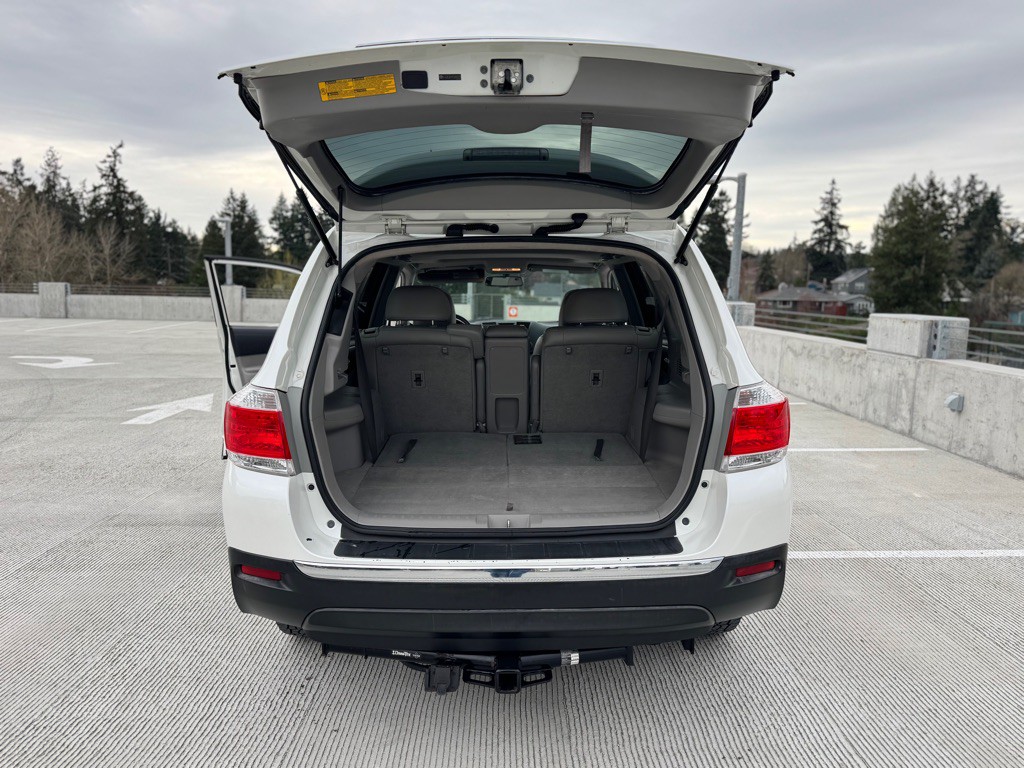 2012 Toyota Highlander Image 11