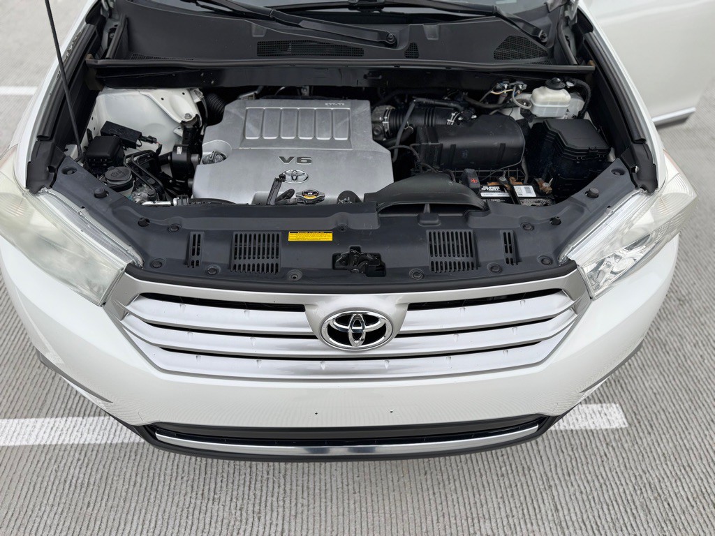 2012 Toyota Highlander Image 12