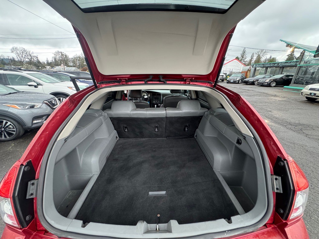 2005 Dodge Magnum Image 11