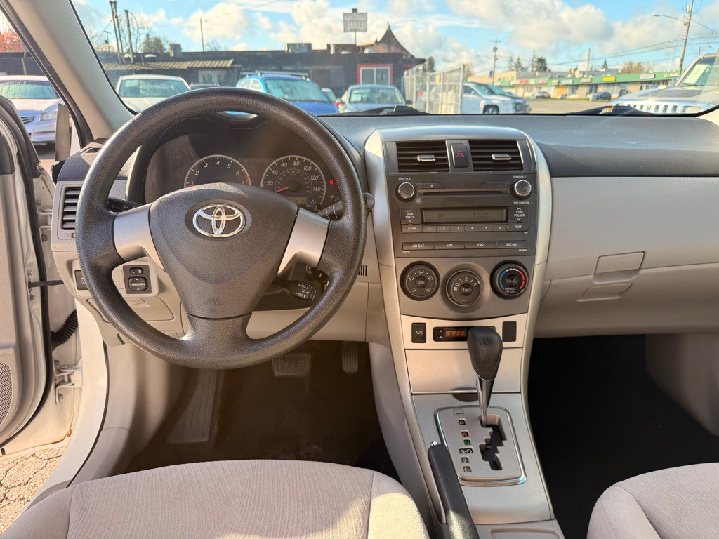 2011 Toyota Corolla Image 12