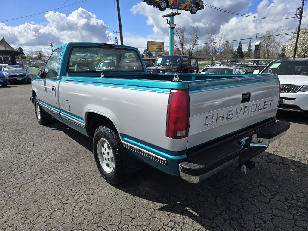 1994 Chevrolet C/K Image 3