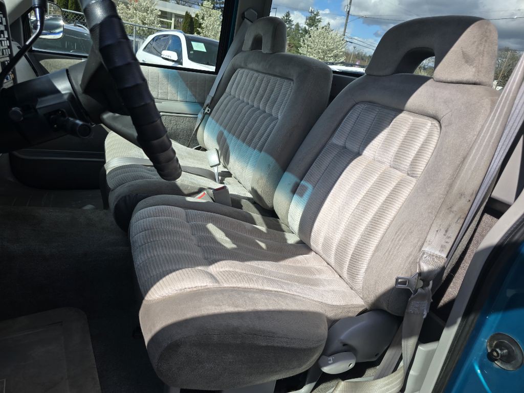 1994 Chevrolet C/K Image 11