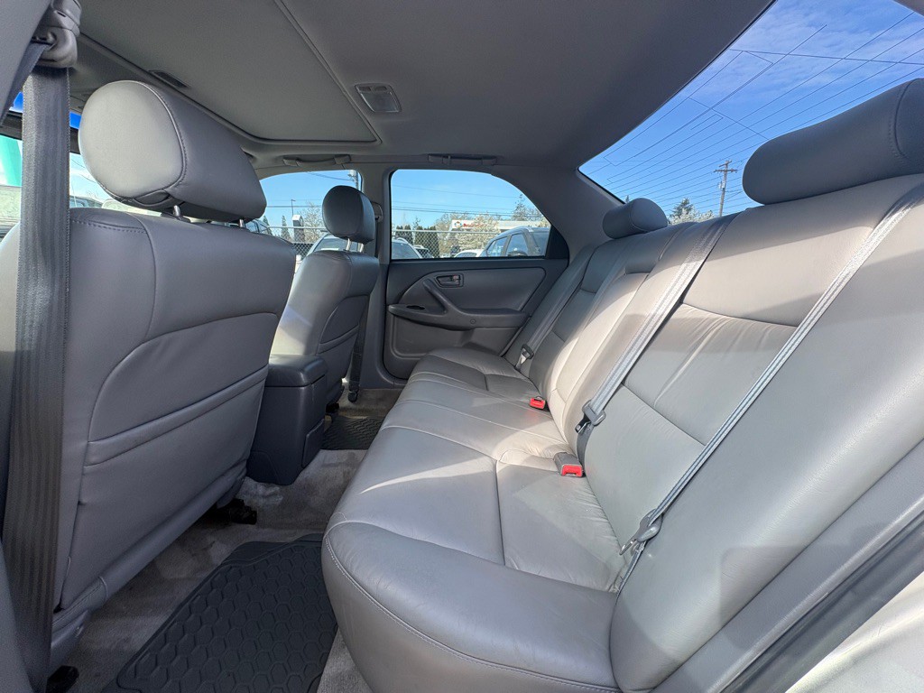 2000 Toyota Camry Image 8