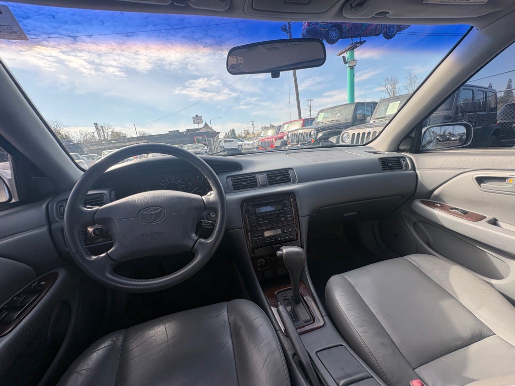 2000 Toyota Camry Image 9