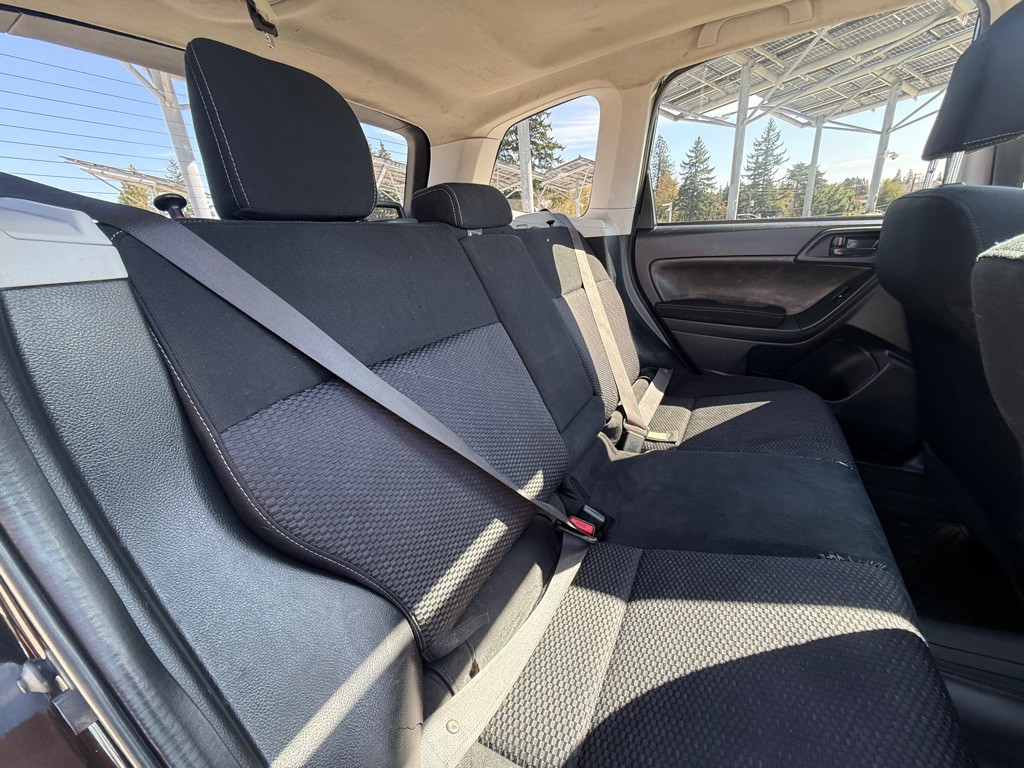 2014 Subaru Forester Image 16