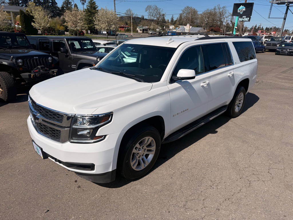 2017 Chevrolet Suburban Image 2