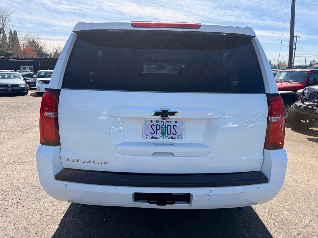 2017 Chevrolet Suburban Image 5