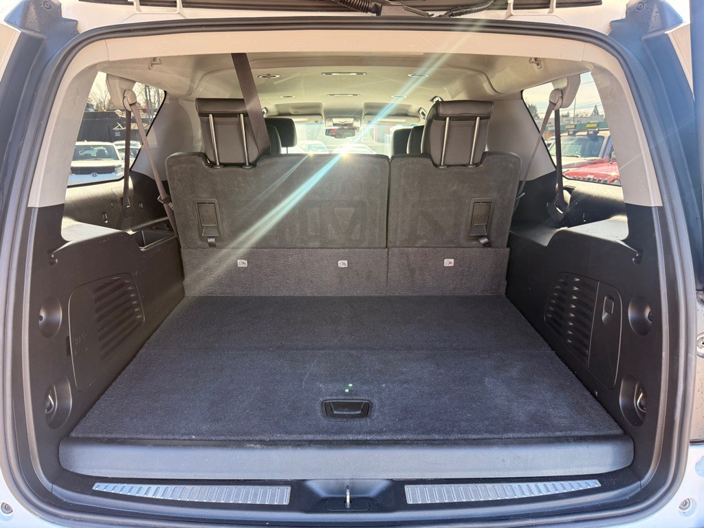 2017 Chevrolet Suburban Image 6