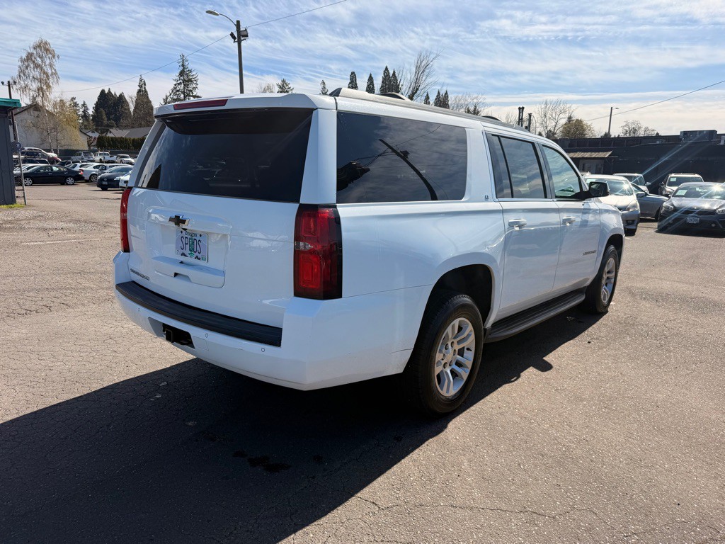 2017 Chevrolet Suburban Image 7