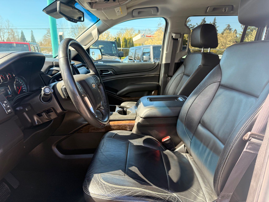 2017 Chevrolet Suburban Image 10